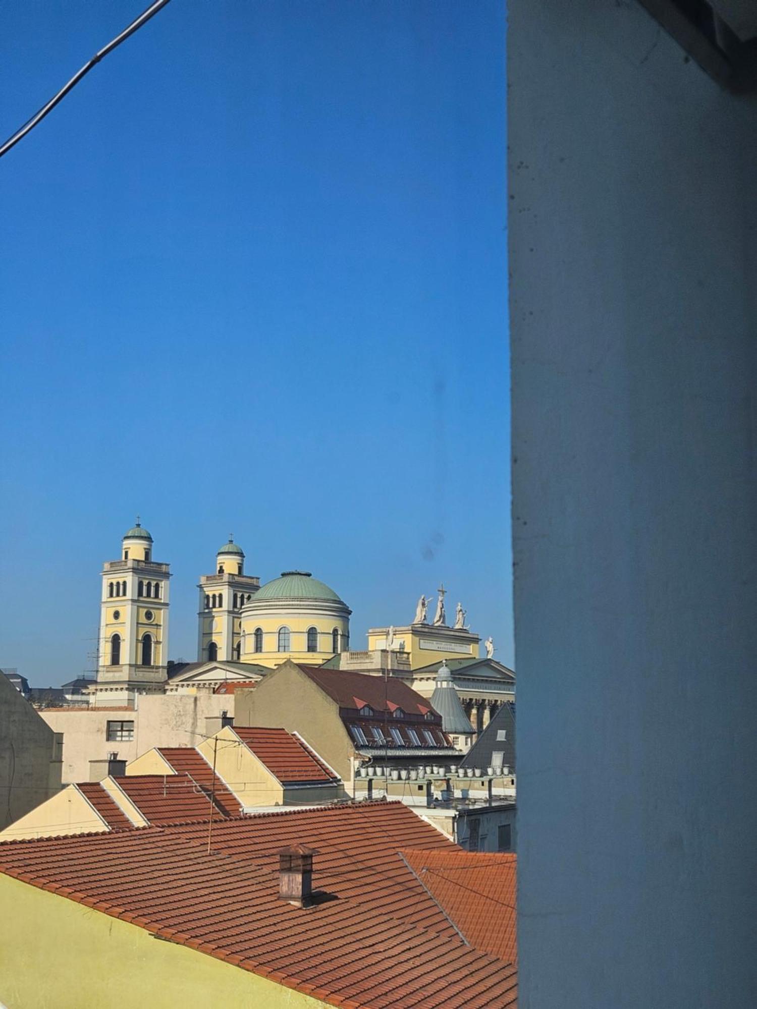 Hellowine Apartman II Eger Exterior photo