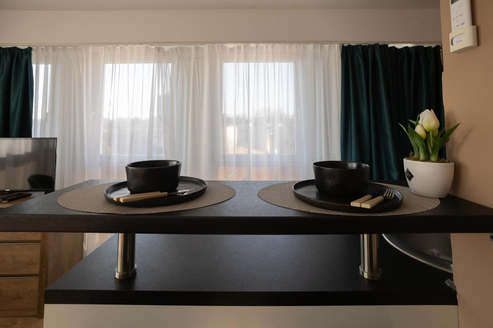 Hellowine Apartman II Eger Exterior photo